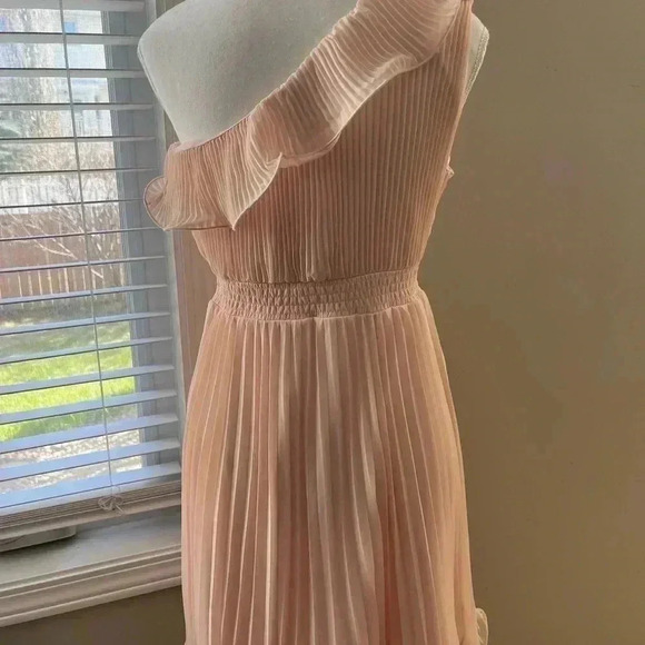 Size[M]American Rag Cie  One Shoulder Pleated MIDI Nude/Pink Dress - Picture 5 of 7